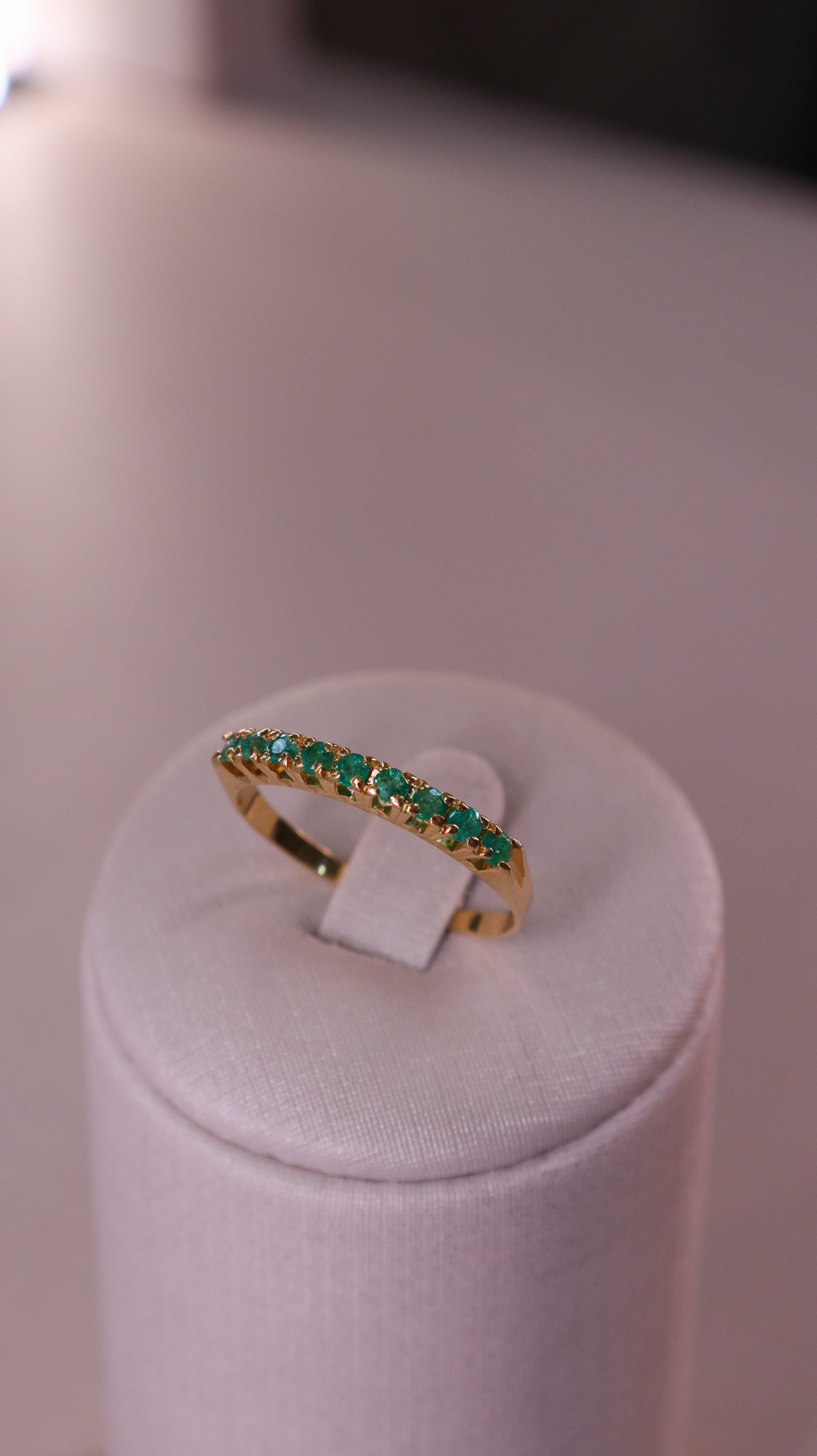 Anel em ouro demonstrando a atenção aos detalhes da OUROZION